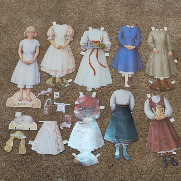 American Girl Paper Dolls Set - Green, Blue, Pink, Red - Picture 6 of 15